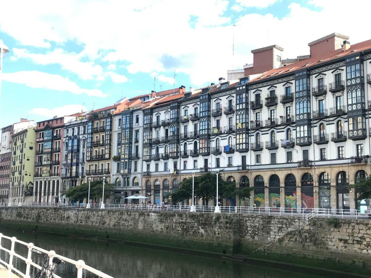 Old Town & River Bilbao Esterno foto